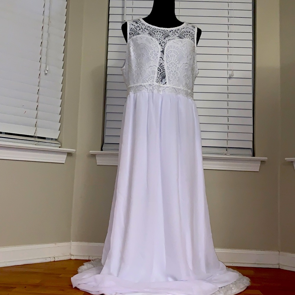 White Lace and Chiffon Fashion to Figure Dress